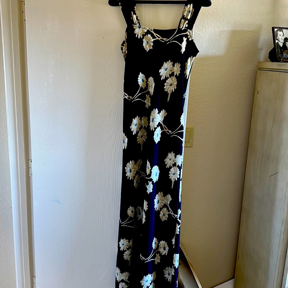Black floral slim fit maxi dress